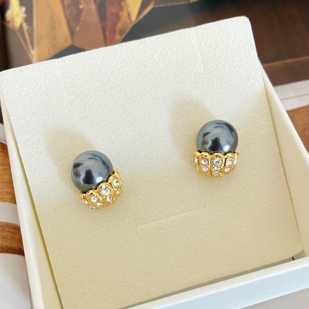 Vintage Joan Rivers Pearl Earrings